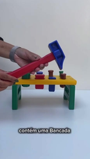 Brinquedo Bancadinha com Martelo e Pinos Geométricos Educativo, Criativo e Interativo para Crianças
